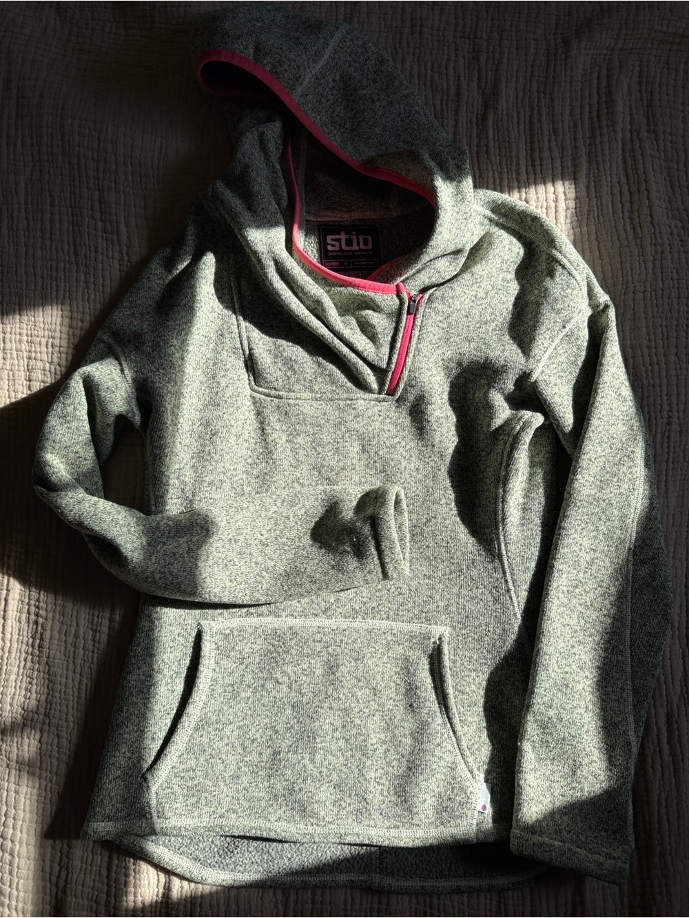 Stio Women's Heathered Gray Green Pullover Hoodie with Pink Trim & Thumb Holes